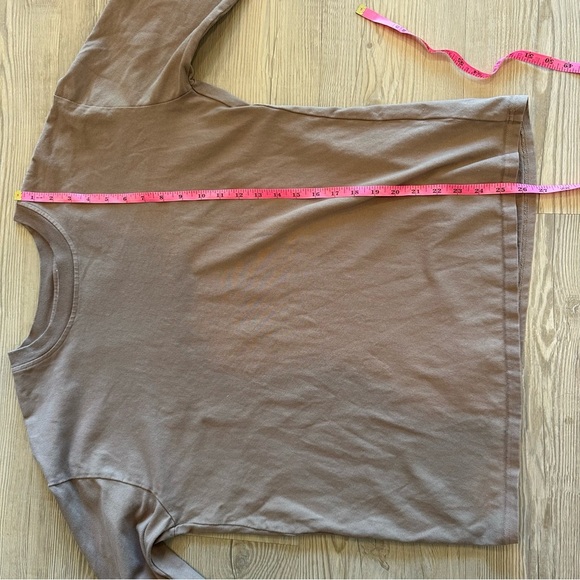 Good American Essential Long Sleeve Crewneck Top Putty Brown size 1/2 small S/M - Picture 11 of 12